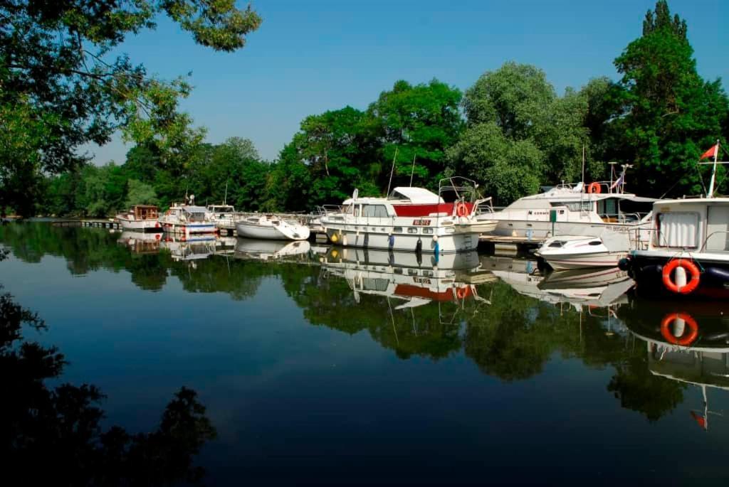 Le Clos Des Feugrais Saint-Aubin-lès-Elbeuf المظهر الخارجي الصورة